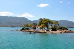 Zatoka Sarońska - Kaplica na wyspie Russian Bay w pobliżu Poros