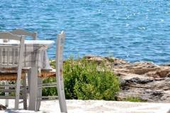 Urocza tawerna z widokiem na morze - Zatoka Sarońska