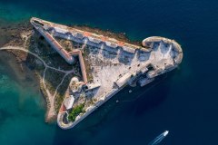 Żeglowanie w Chorwacji - Twierdza Saint Nikola